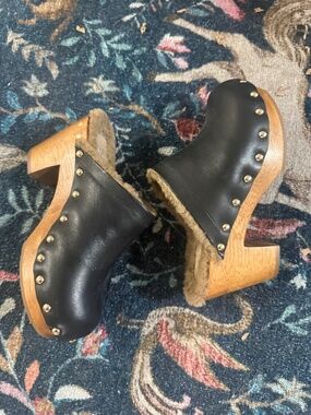 Beek black leather shearling clogs Size 8